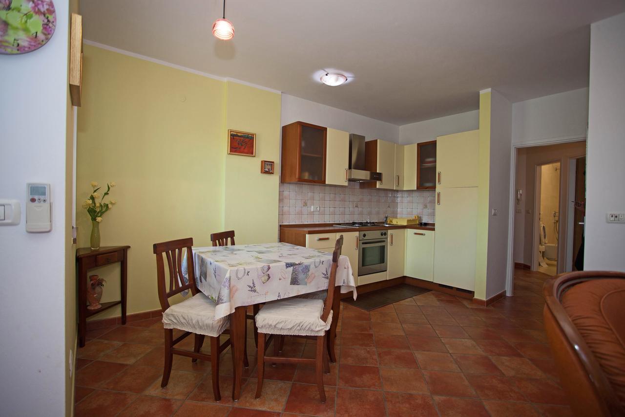 Apartment Pia Rovinj Exterior photo